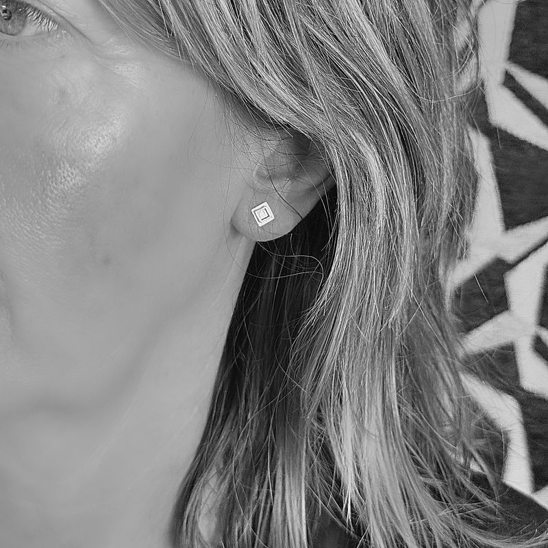 Square stud earrings - Sterling silver - Harry TiLLEY design
