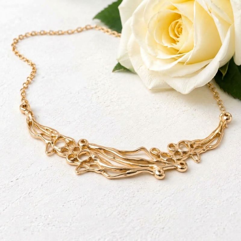 Original, ethereal necklace – Kaat Tilley – POWER collection