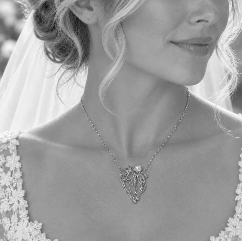 Fairytale necklace with moonstone - Kaat Tilley power