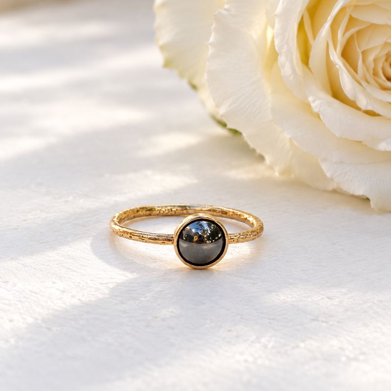 Trendy gold-plated silver ring with natural stone