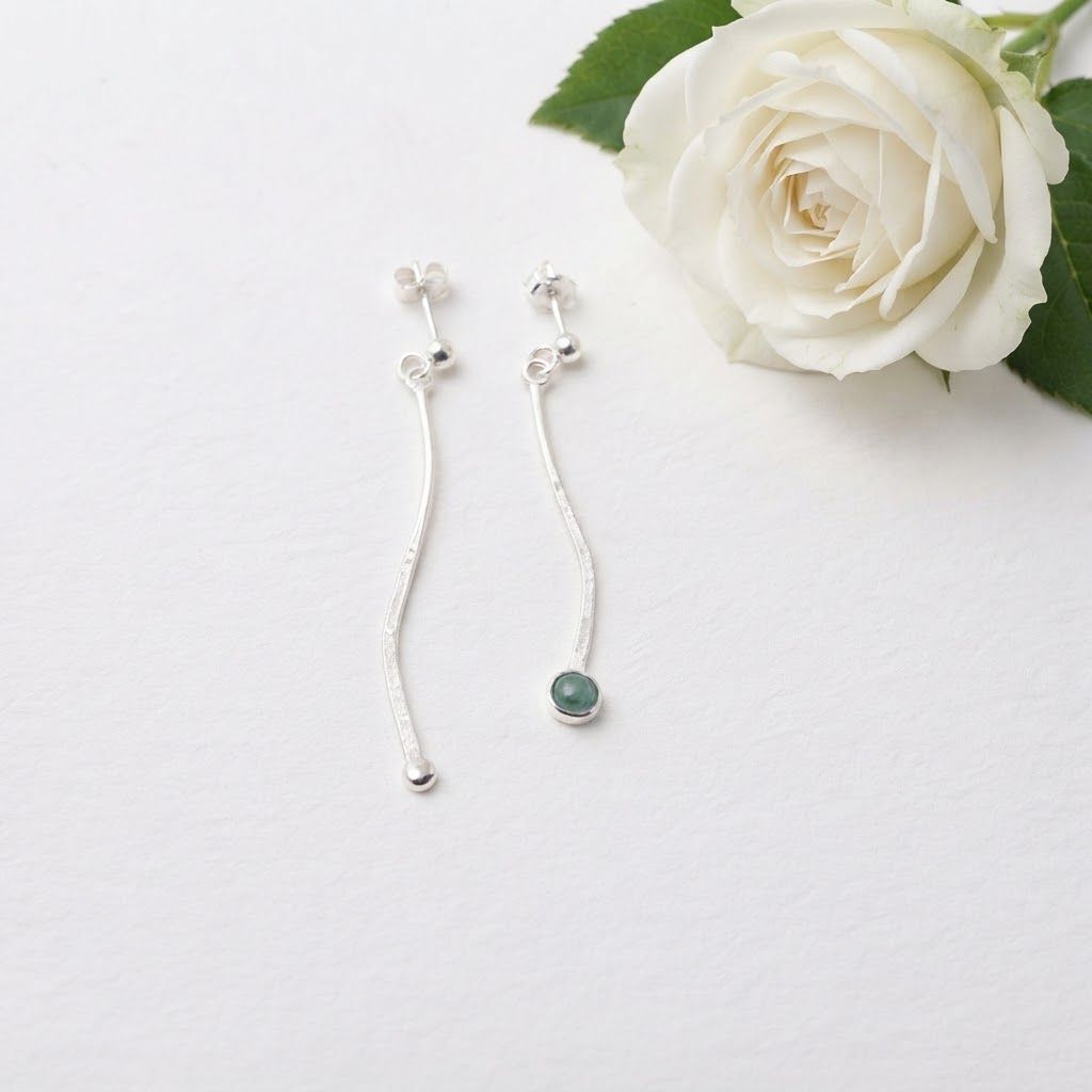 Stud earrings with organic shapes and aventurine stone
