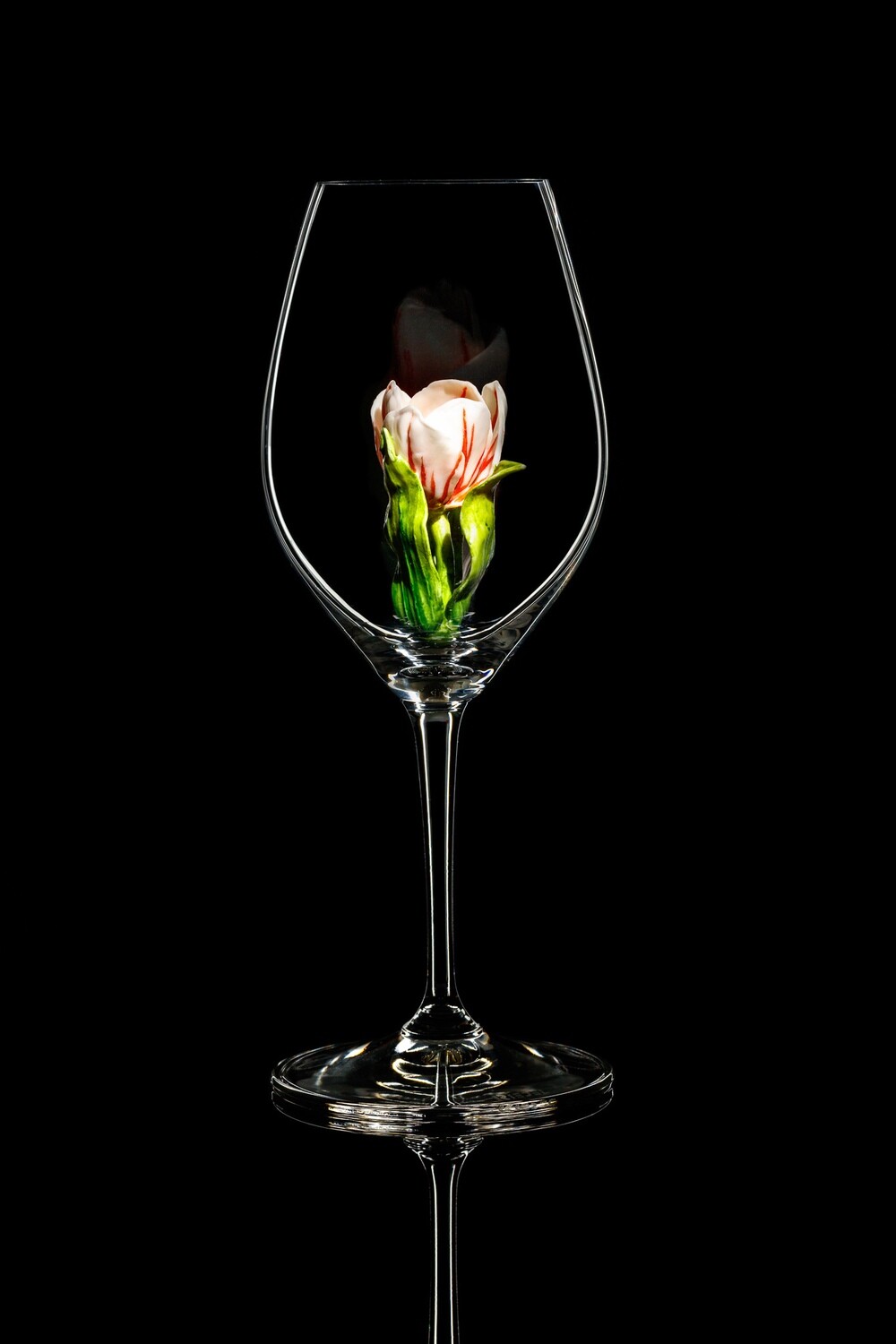 Бокал для шампанского Тюльпан красно-белый, стекло Ридель.