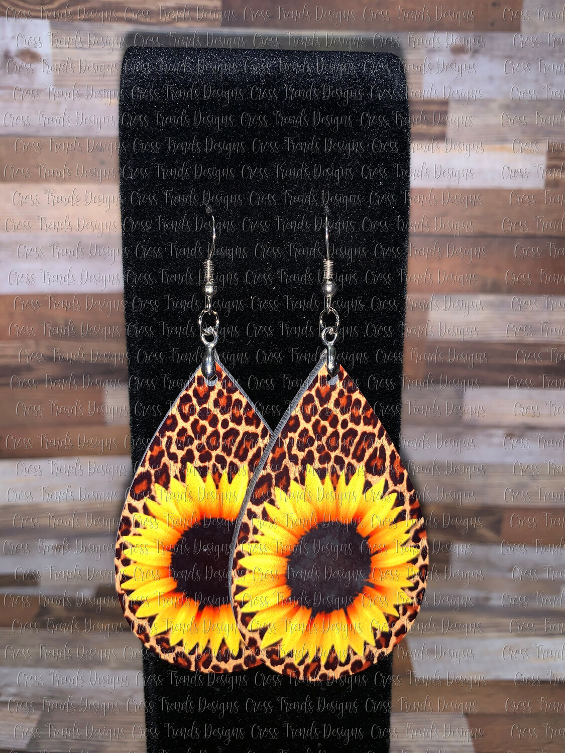 Cheetah &amp; Large Sunflower