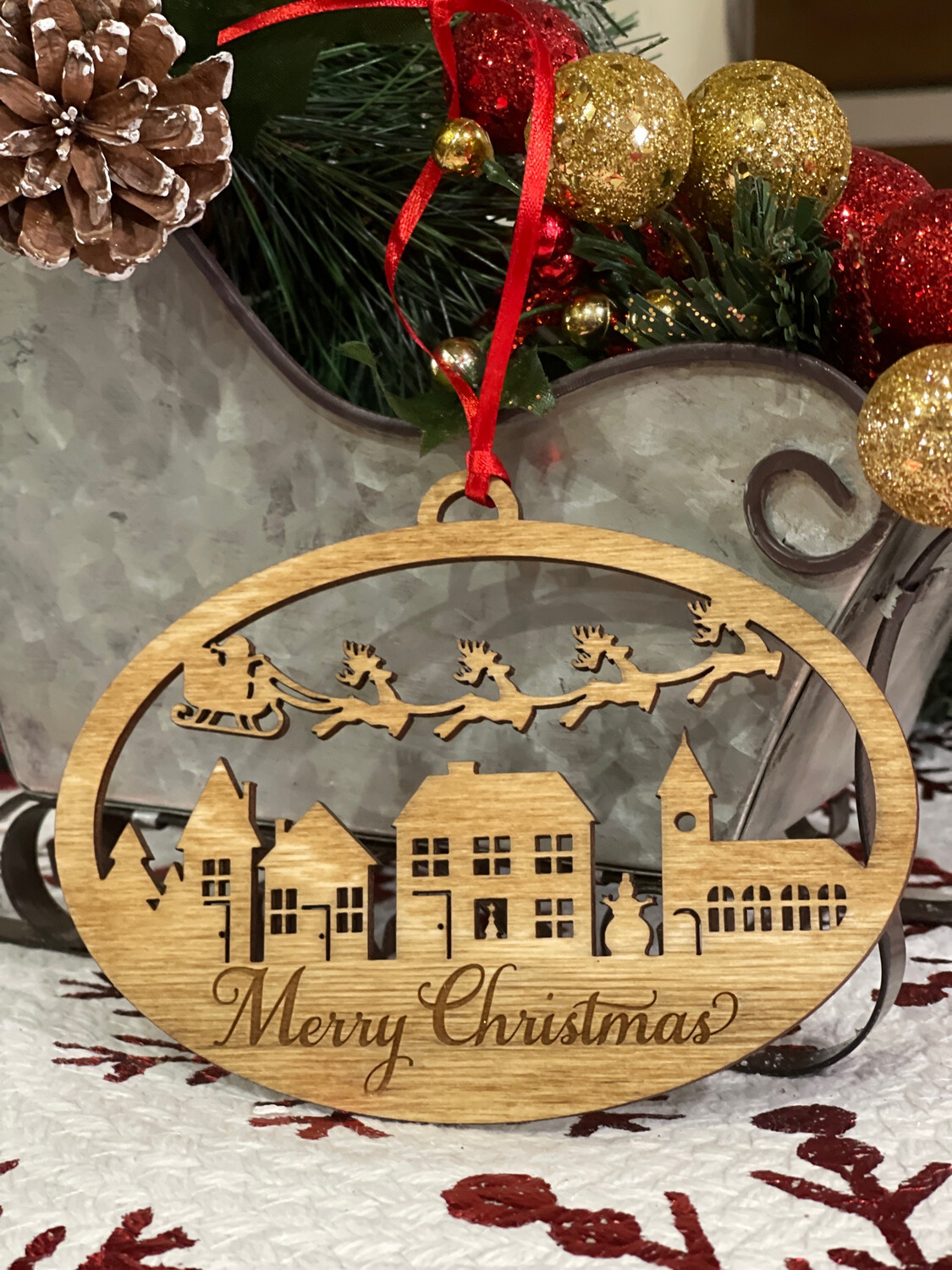 Santa&#39;s Sleigh &amp; Reindeer