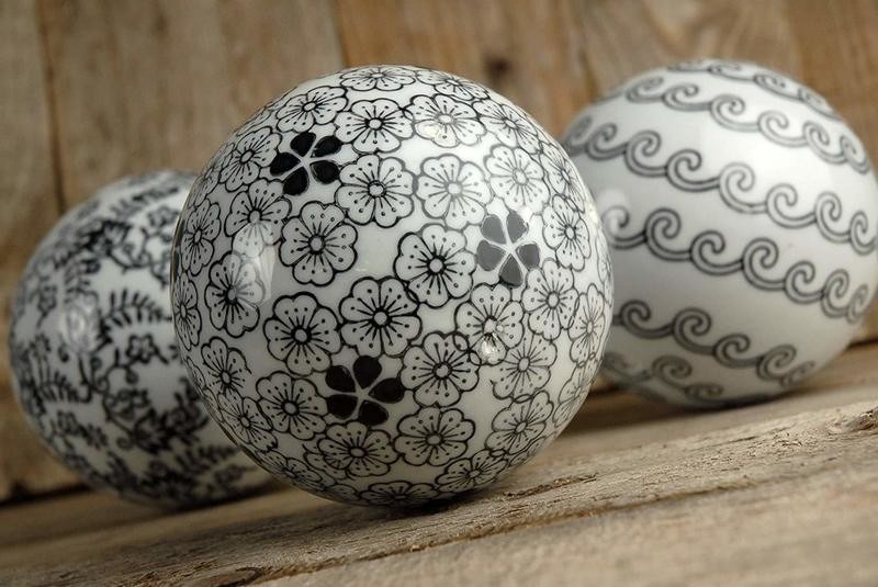 Black &amp; White Porcelain Decorative Balls