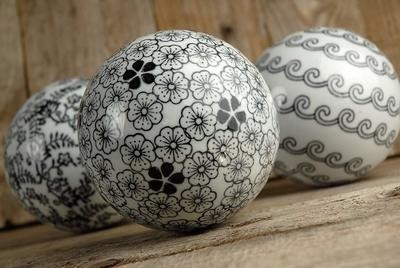 Black & White Porcelain Decorative Balls