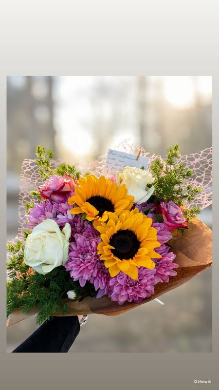 Bouquet con fiori della stagione