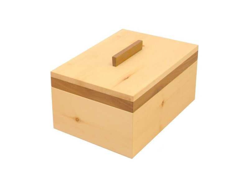 Brotbox aus Zirbenholz mit Nussrahmen, inkl. kostenloser Lasergravur