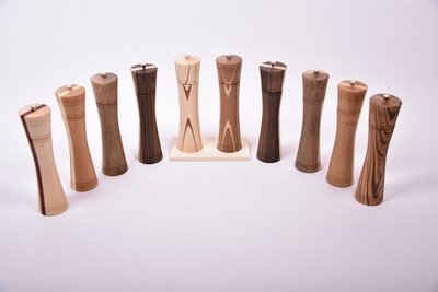 Handgefertigtes Salz- und Pfeffermühlen Set mit individueller Lasergravur