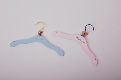 Qualitäts-Kinderkleiderbügel hergestellt in Deutschland