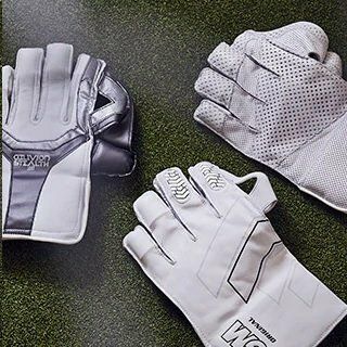 WICKET KEEPING GLOVES