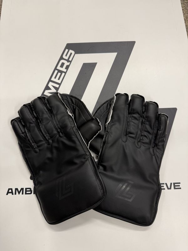 Lorimers Players Wicket Keeping Gloves (Black SM JUN) Lorimers Players Wicket Keeping Gloves (Black SM JUN)