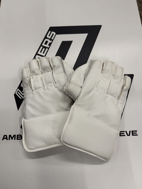 Lorimers Players Wicket Keeping Gloves (White - Large) Lorimers Players Wicket Keeping Gloves (White - Large)