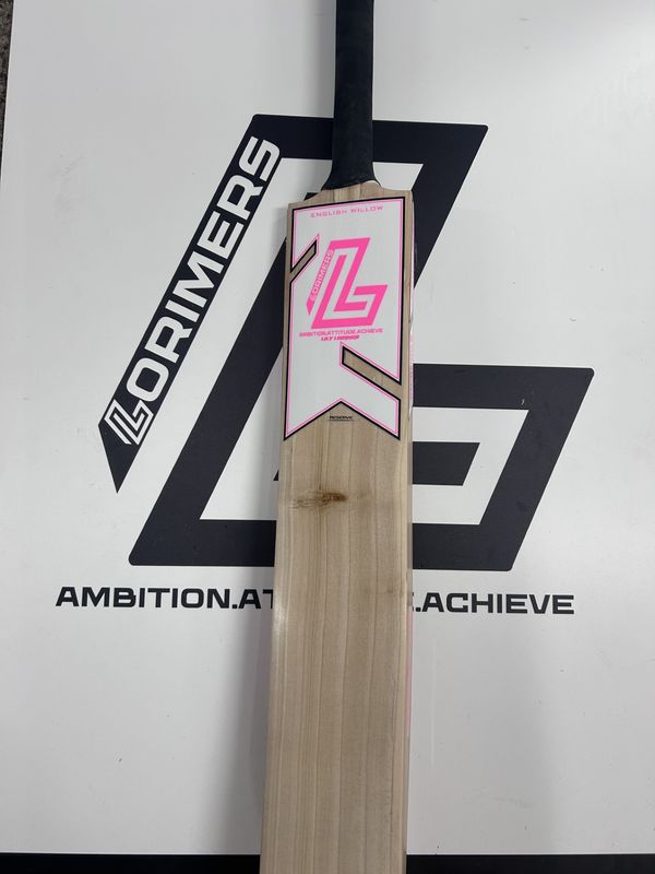 2026 Lily Lorimer Hybrid Reserve Grade Cricket Bat Size - Short Handle 2026 Lily Lorimer Hybrid Reserve Grade Cricket Bat Size - Short Handle