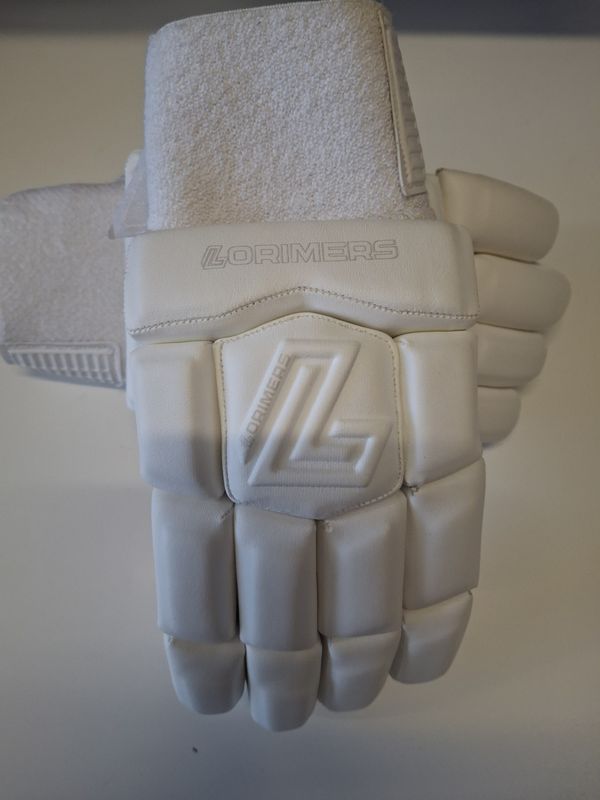 2026 Lorimers Cricket Pro Edition White Split Finger Batting Gloves 2026 Lorimers Cricket Pro Edition White Split Finger Batting Gloves