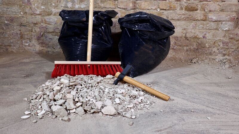 Heavy duty BLACK rubble sacks. Pack of 10