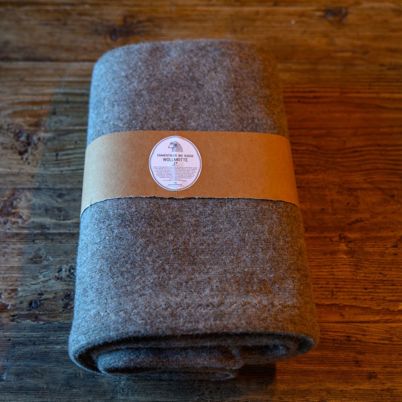 ​Wollmatte aus hofeigener Schafwolle – Natürlich, weich und vielseitig