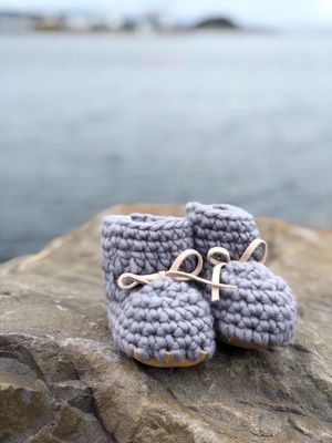 Sweater Moccs 