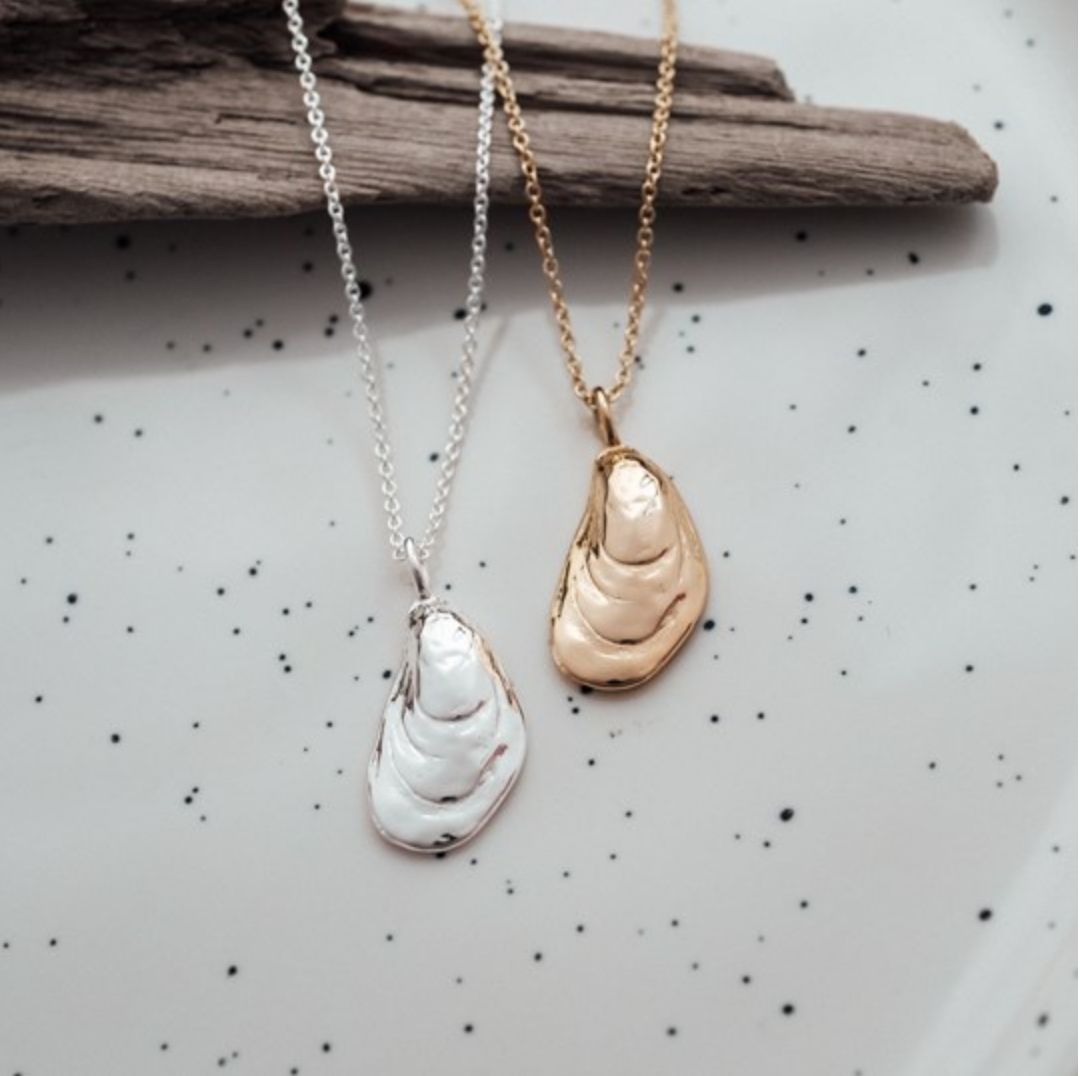 Mussel Shell Necklace, Color: Gold