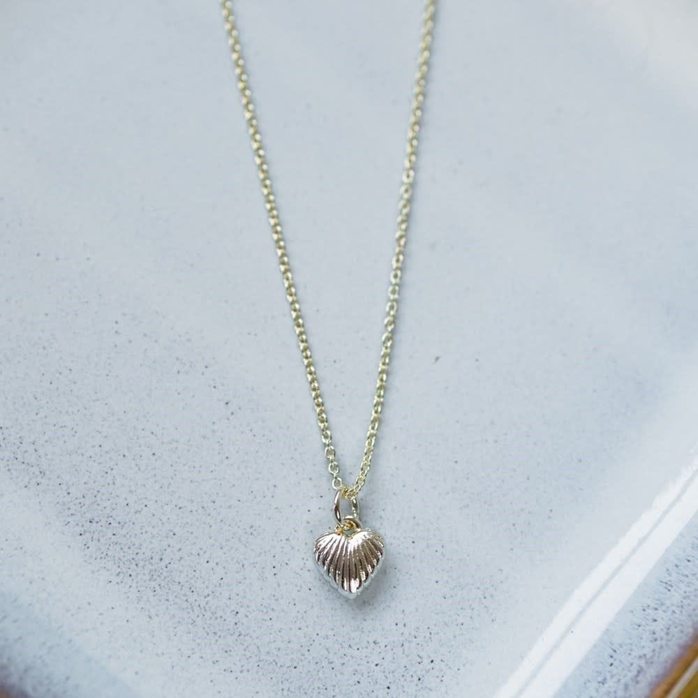 Coastal Kiss Necklace, Color: Gold
