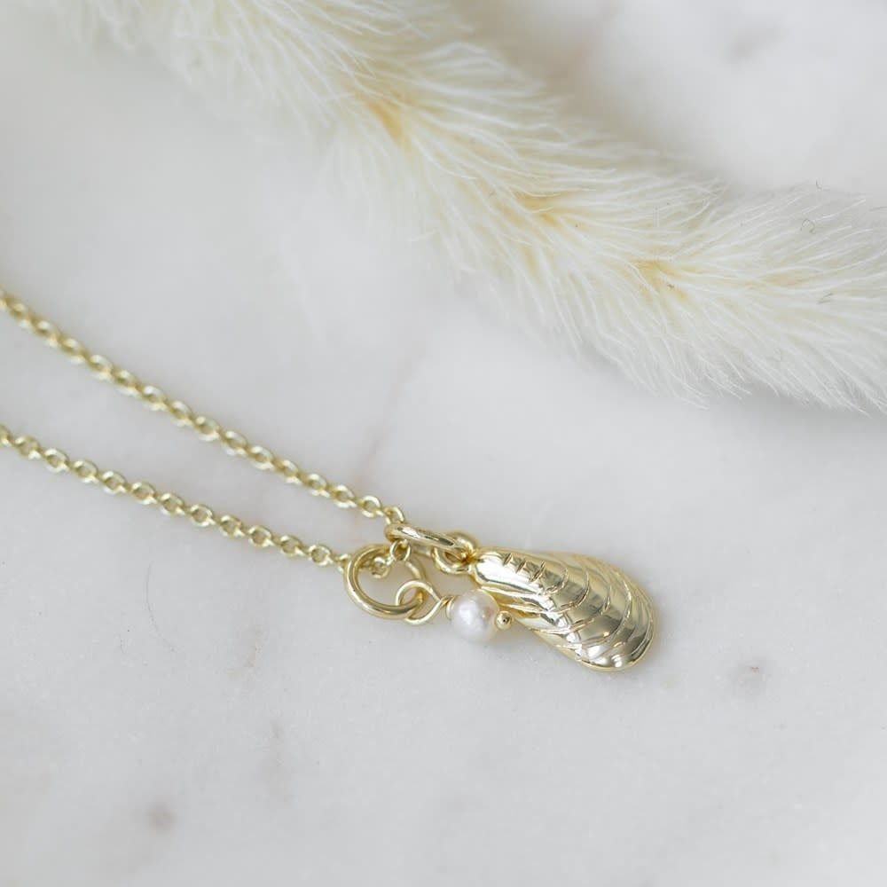 Lil Maris Pendant, Color: Gold