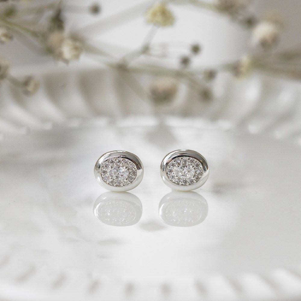 Colette Studs