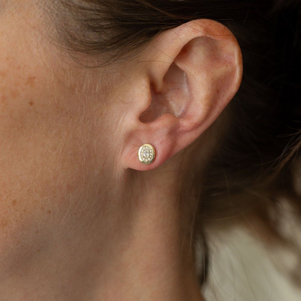 Colette Studs