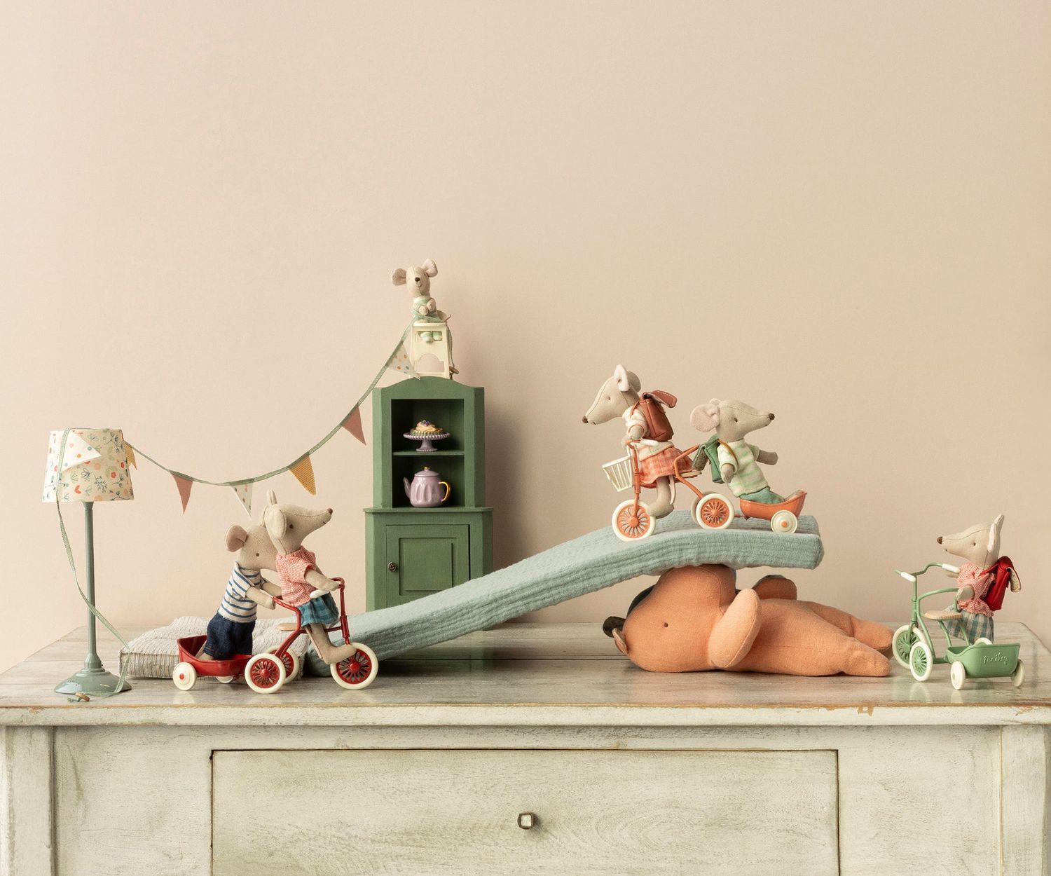 Red Big Sister Tricycle Mouse