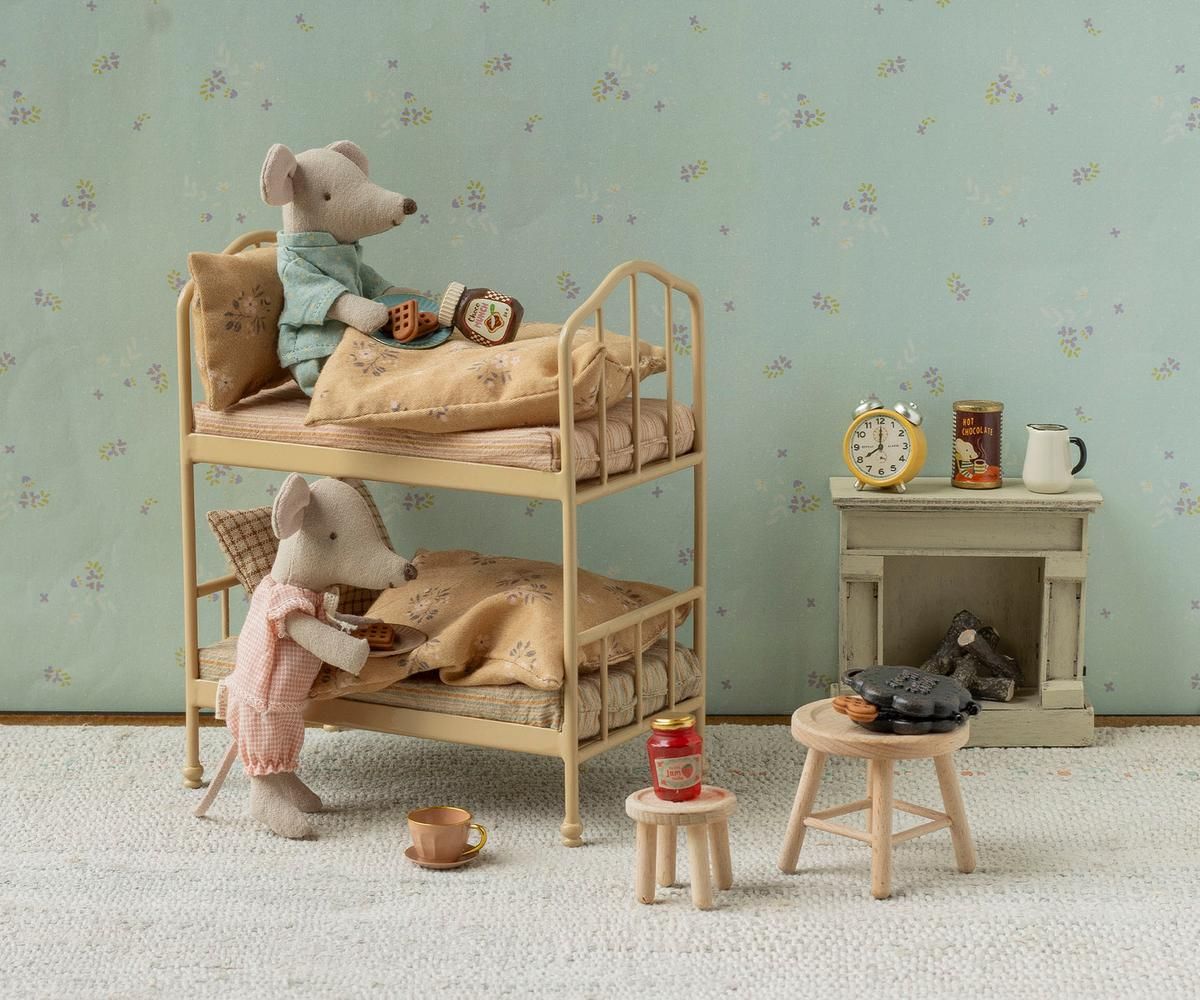 Little Sister Mouse in Matchbox