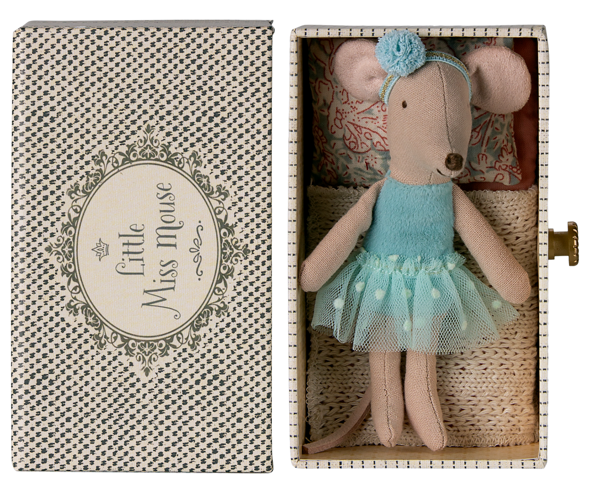 Little Sister Dance Mouse in Daybed