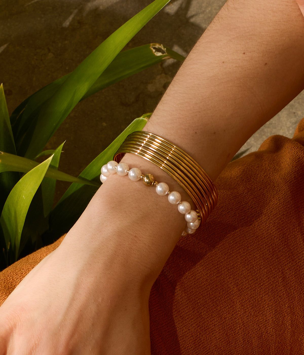Marla bracelet - gold-plated steel, mother-of-pearl, stretch