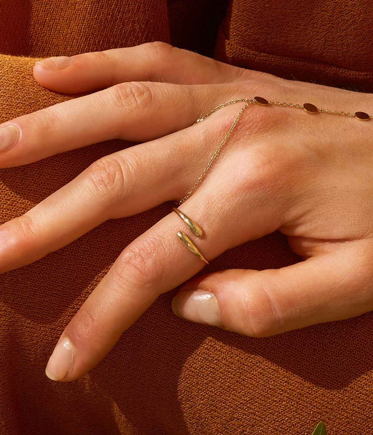 Theris adjustable ring - gold-plated steel