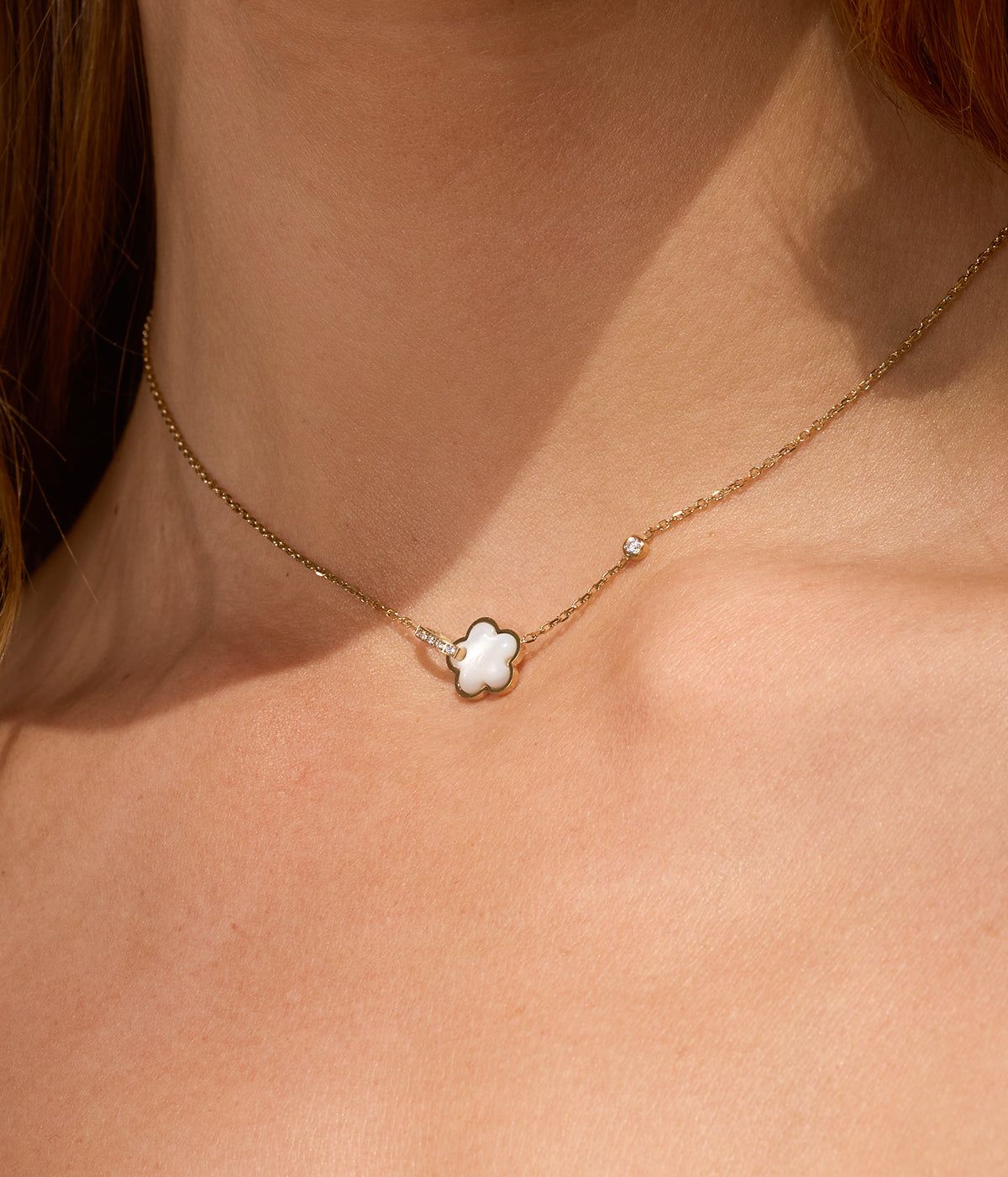 Nais necklace - gold-plated steel, mother-of-pearl