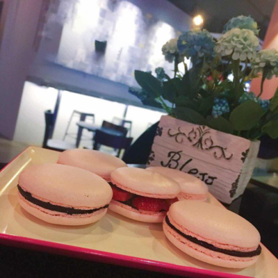 Strawberry Macaroon