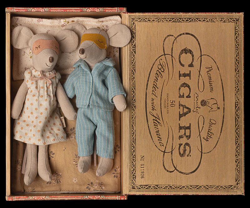 Maileg - Mum &amp; Dad Mice in Cigarbox #17-5313-00