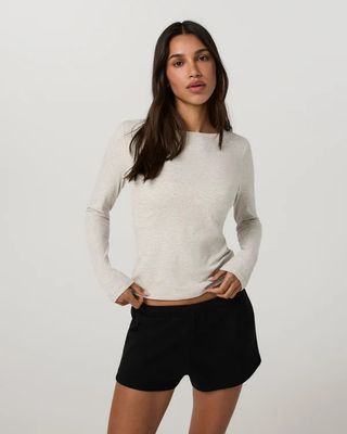 W L/S Pose Subtle Scoop