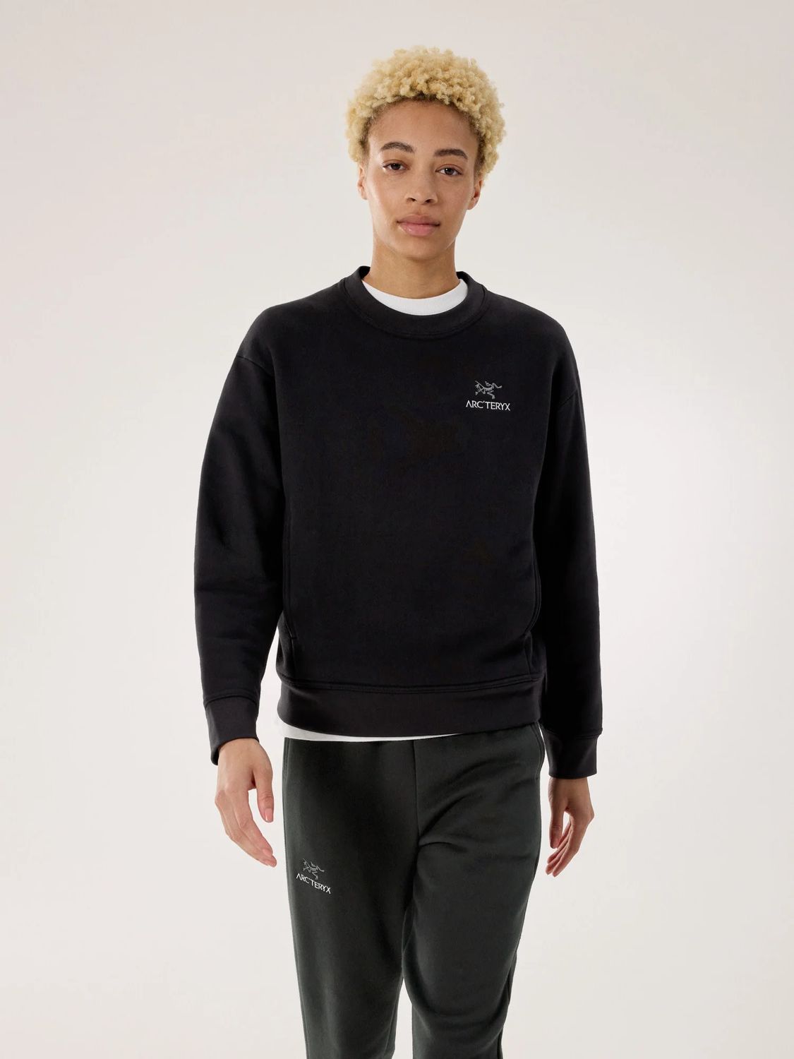 W Emblem Fleece Crew, Color: Blk, Size: SM