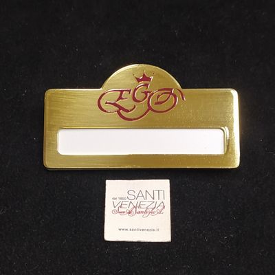 Targhette badges personalizzabili in alluminio con testo inciso Targhette badges personalizzabili in alluminio con testo inciso