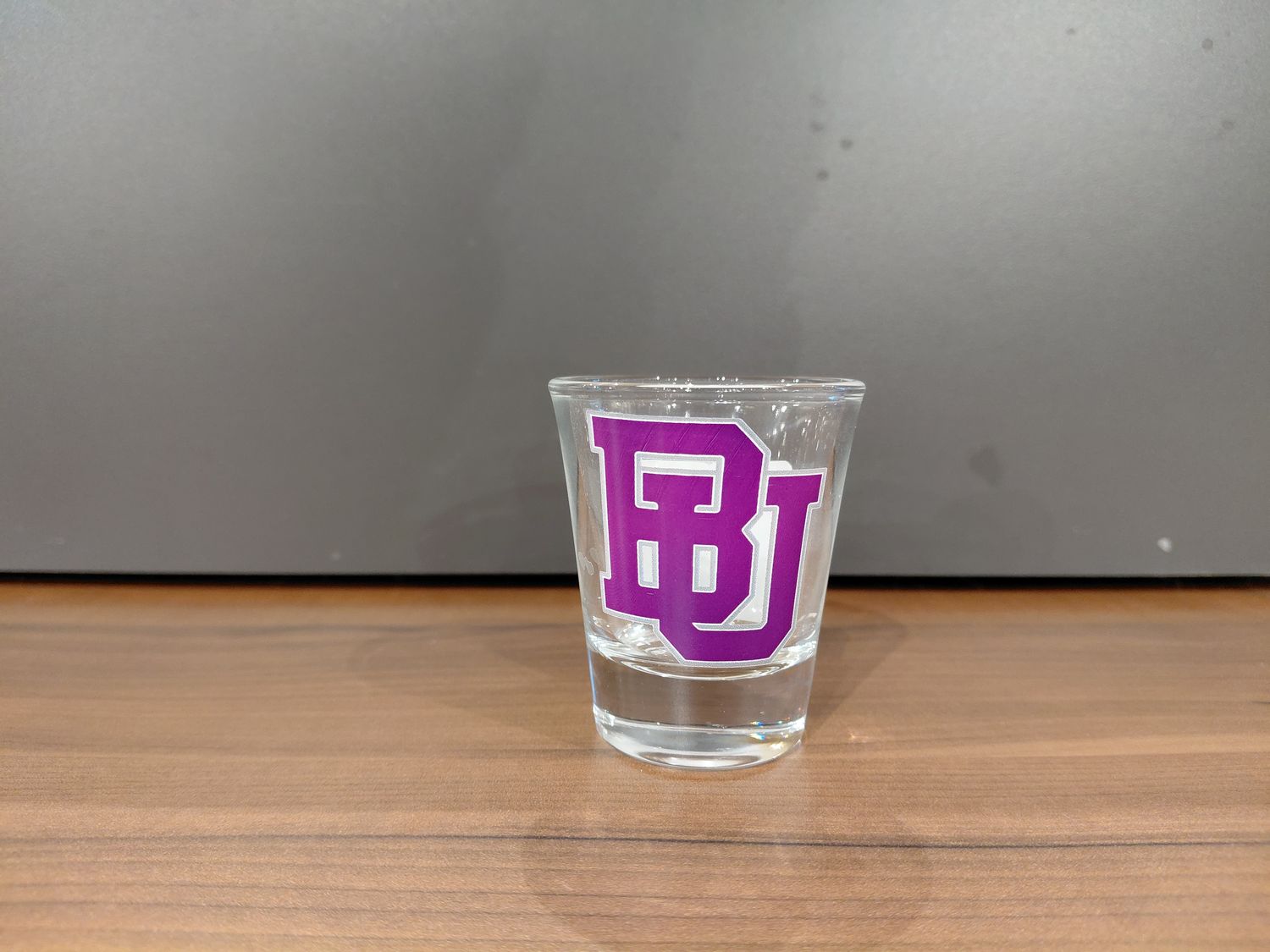 BISHOP'S GLASS BU INTERLOCKED SHOT