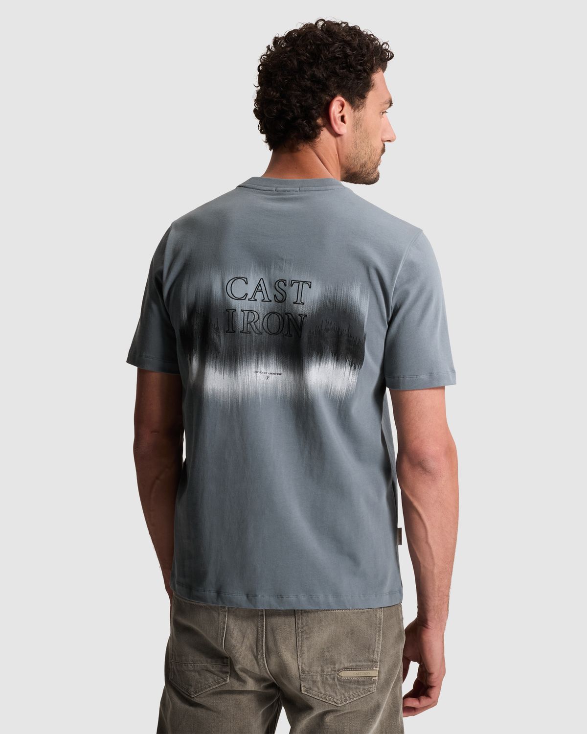 Cast Iron Relaxed fit T-shirt met artwork op de achterkant