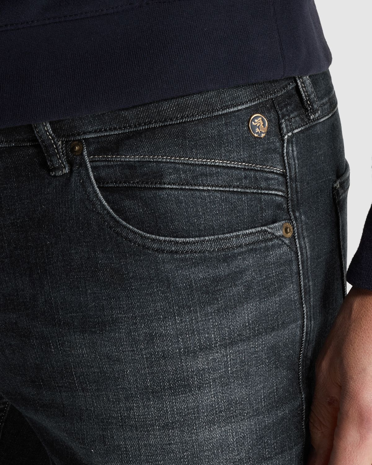 Cast Iron Shiftback tapered fit jeans