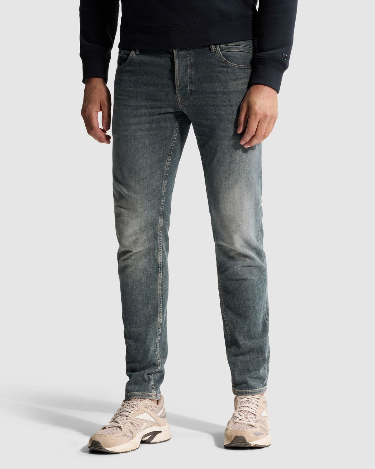 Cast Iron Shiftback tapered fit jeans