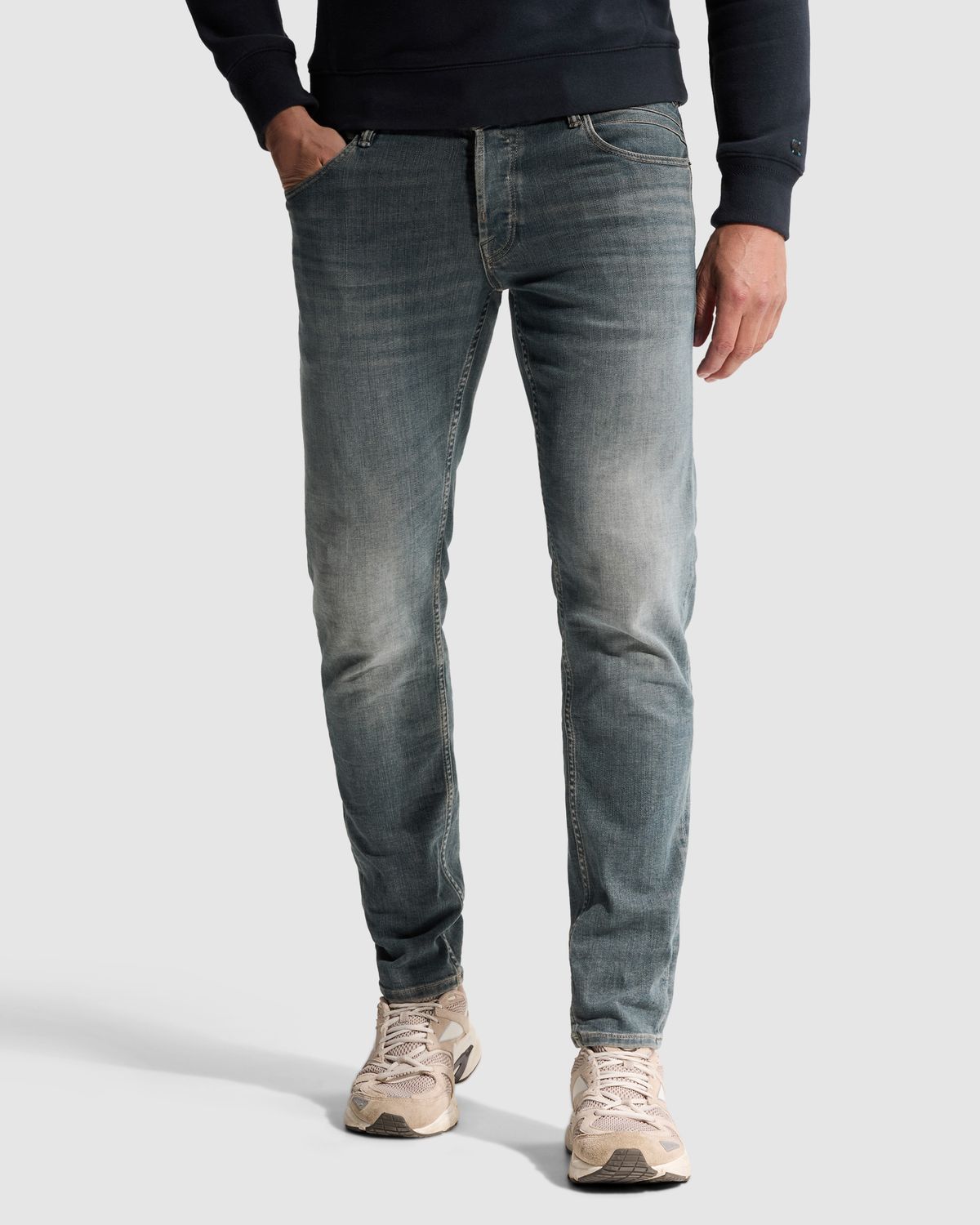 Cast Iron Shiftback tapered fit jeans
