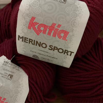 Katia Merino Sport 22 donker wijn rood *