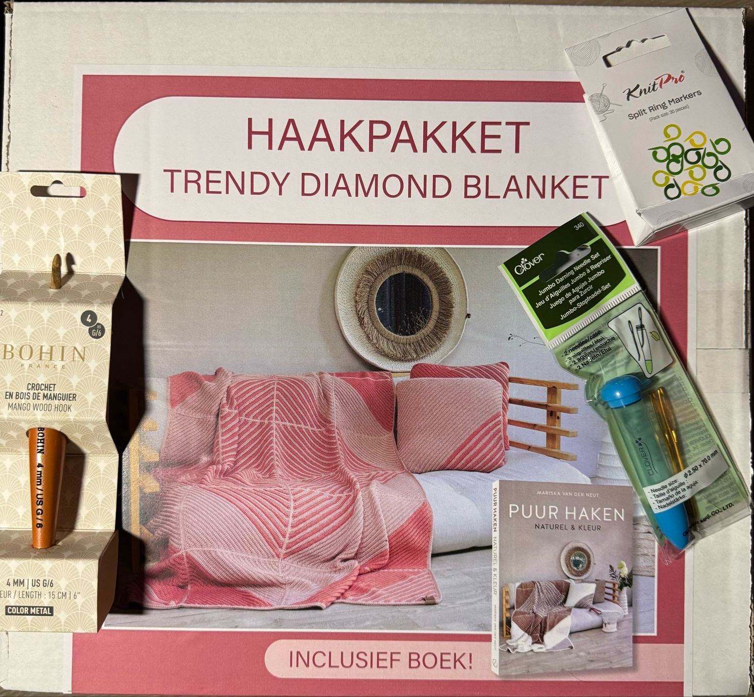 Crochet kit 'Trandy Diamond Blanket' + set of crochet hook, stitch markers, tapestry needles