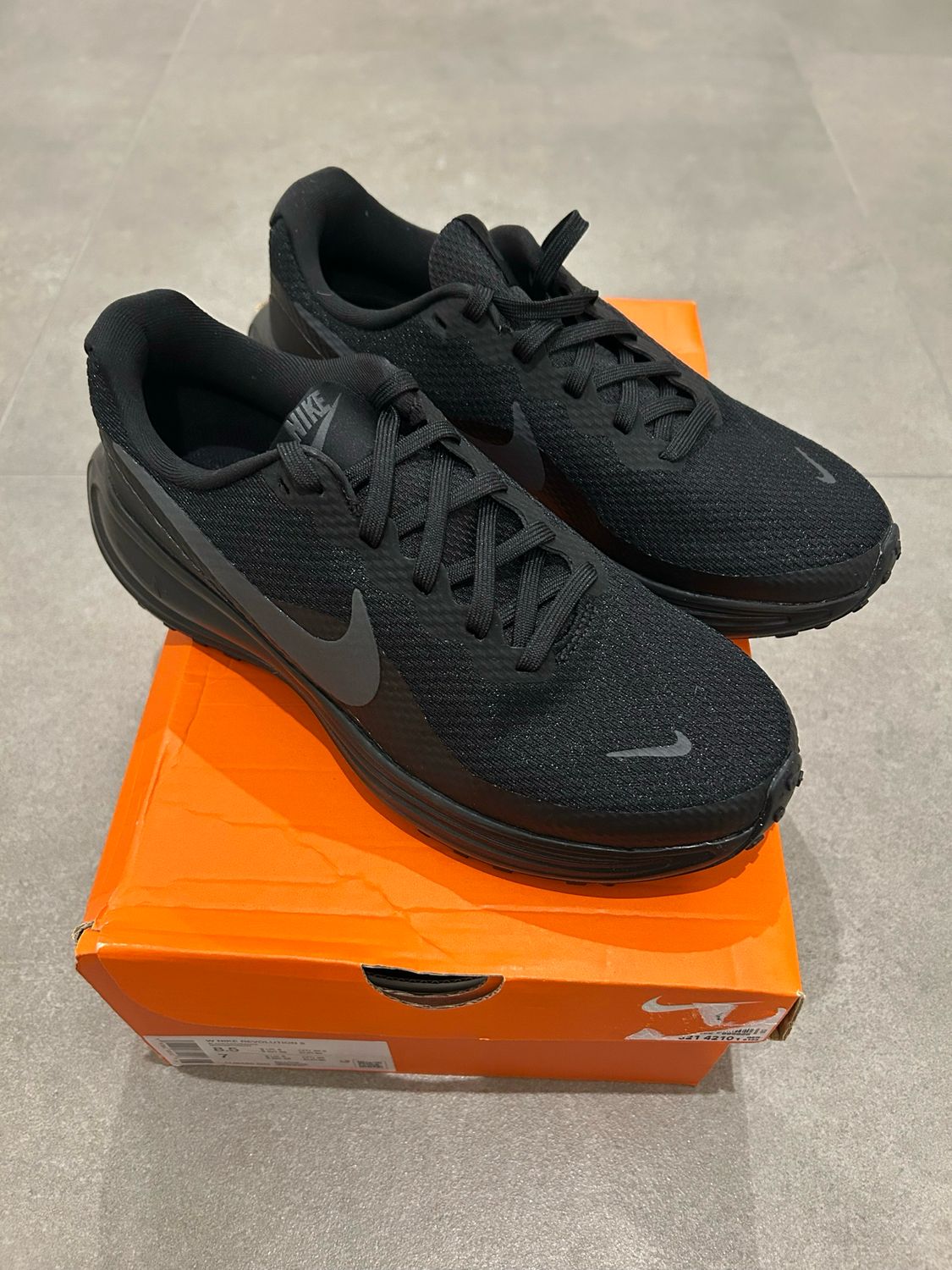 Nike W Revolution 8 schwarz Gr. 40 Nike W Revolution 8 schwarz Gr. 40
