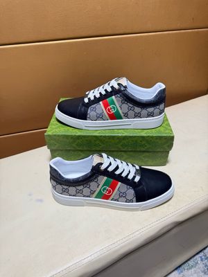 Sneakers sportive casual da uomo Gucci Ace GG GDA04