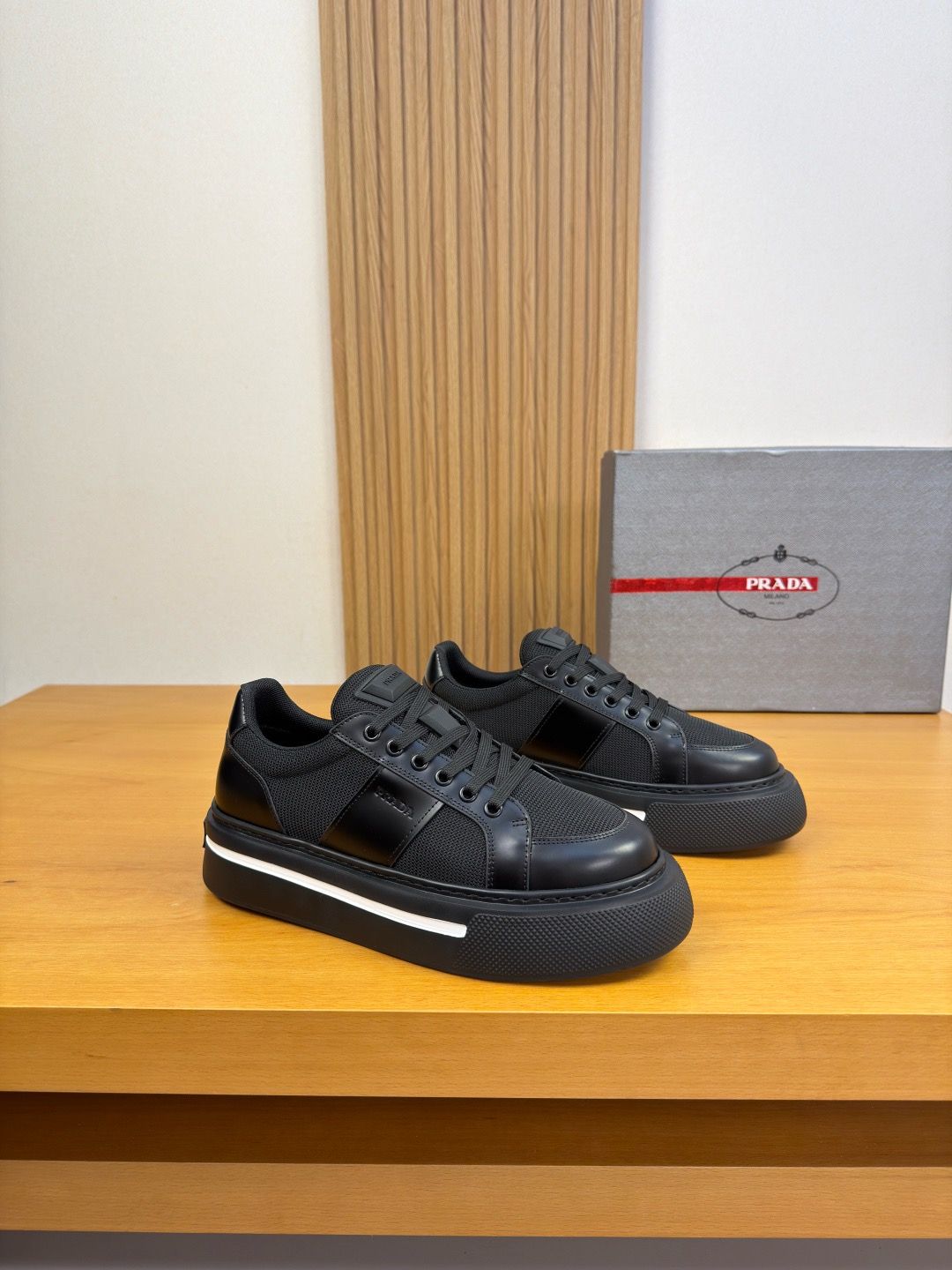 Prada Macro Herren-Freizeitsneaker PNA06