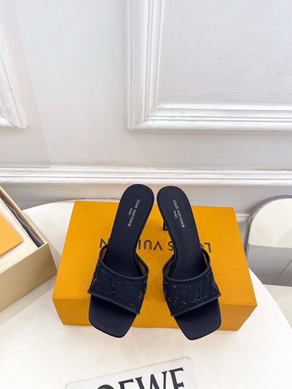 Mules Louis Vuitton Gala Monogram à talons hauts pour femme LKA01