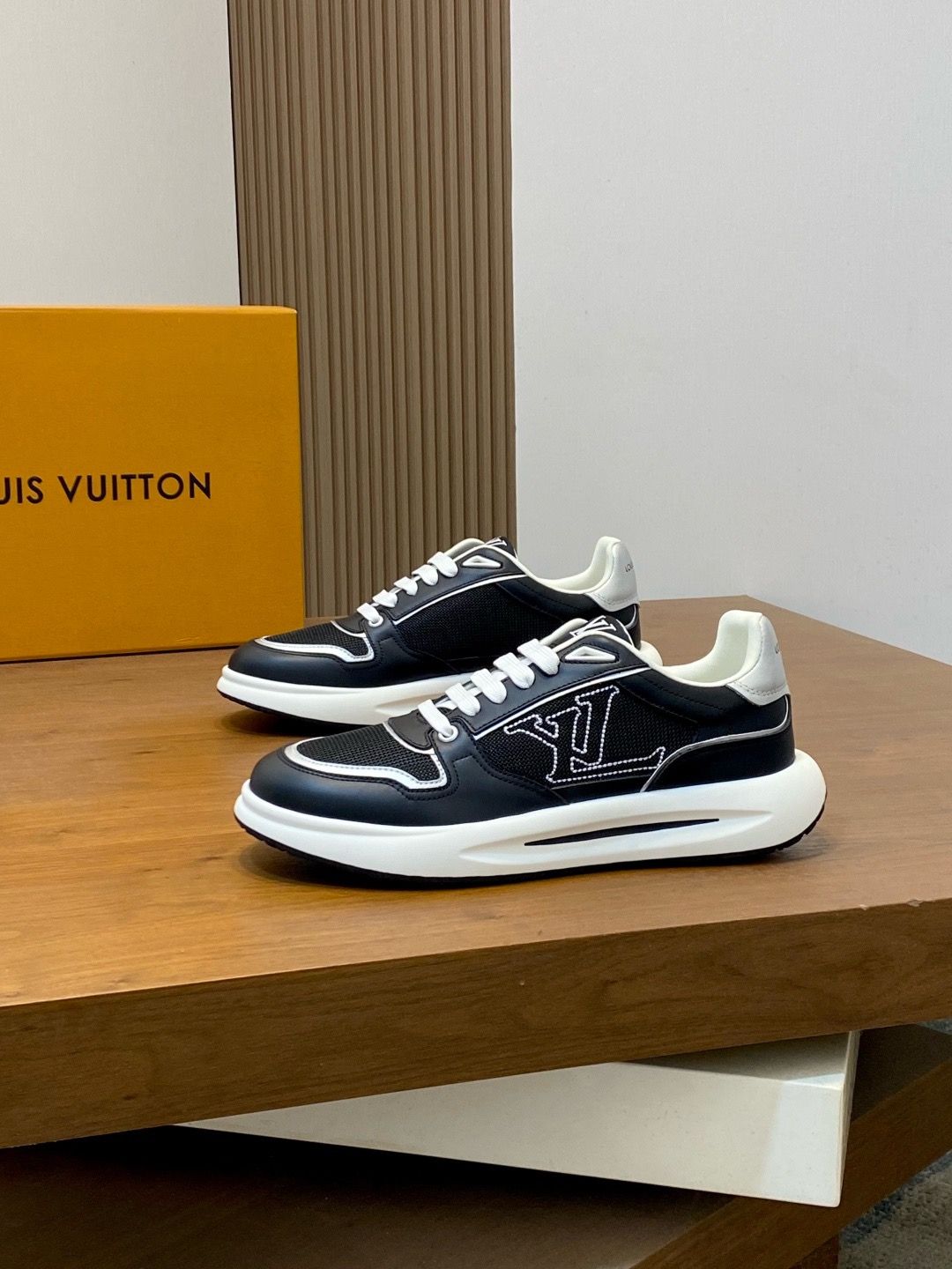 Sneakers sportive casual classiche da uomo Louis Vuitton LTA11 Sneakers sportive casual classiche da uomo Louis Vuitton LTA11